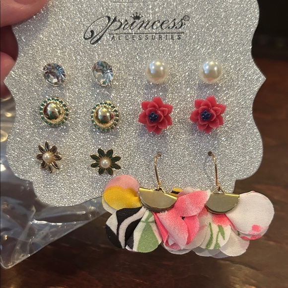 NWT.  Princess Accessories 6 Set Earring Set. - Picture 1 of 5